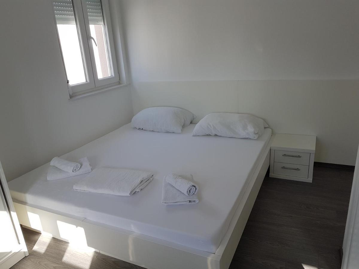 Apartments Vinko Novalja Kültér fotó